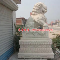 石雕北京獅，踩球石獅子雕塑